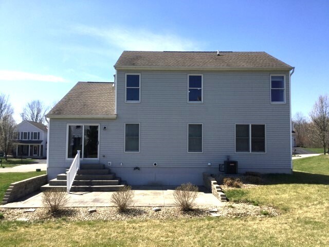 Building Photo - 1072 Oxford Dr N