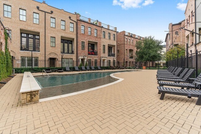 Building Photo - 2138 Aylesport Dr