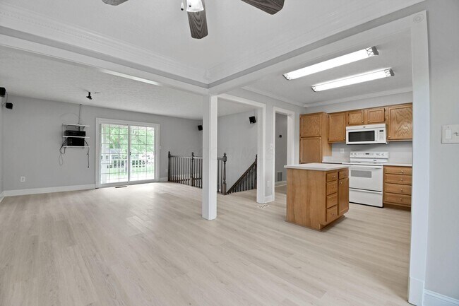 Building Photo - 5978 Alice Dr