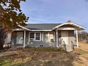 Building Photo - 1818 Collins Ave