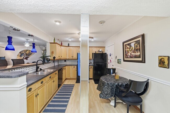 Building Photo - 4851 NW 21st St