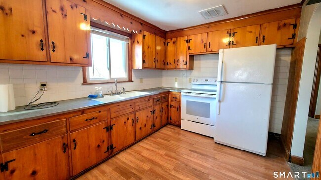 Building Photo - 32 Post St