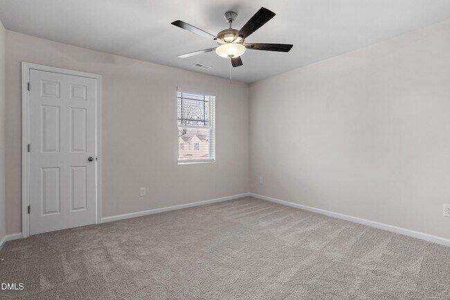 Building Photo - 1021 Peony Ln