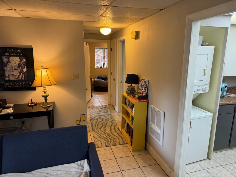 Building Photo - 417 Grand Blvd