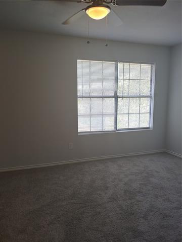 Building Photo - 215 Lake Park Rd