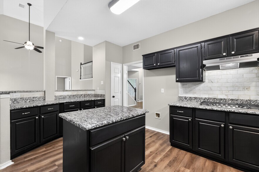 Building Photo - 1624 Ariel Dr