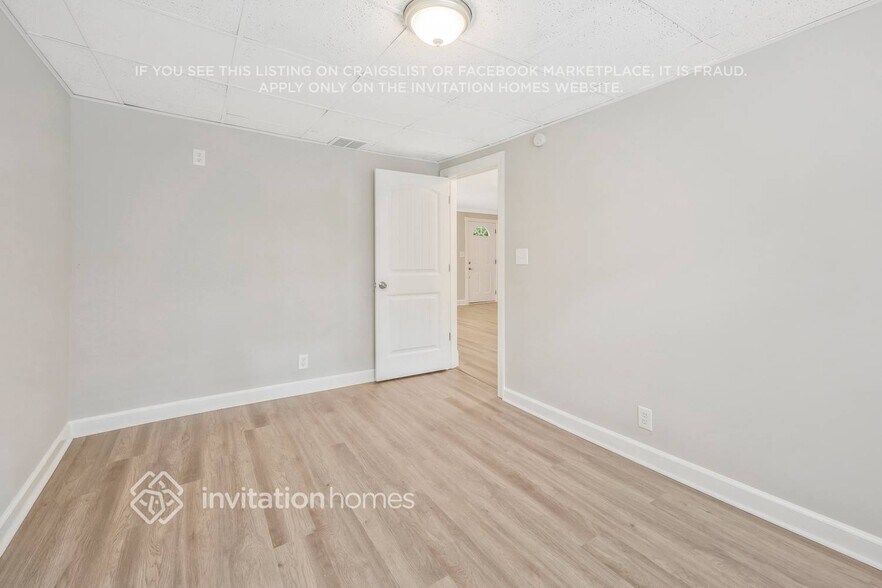 Building Photo - 890 Idlewild Dr