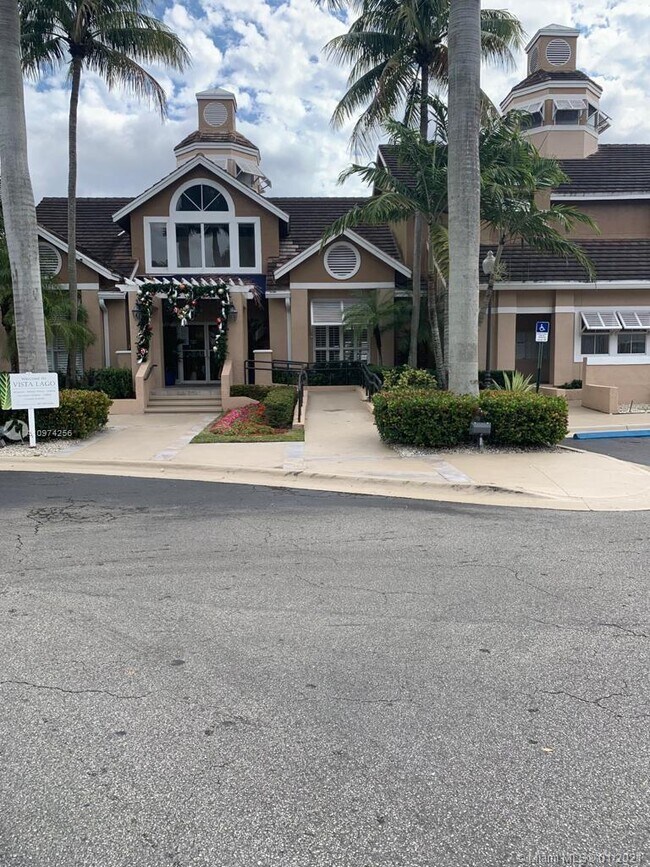 Building Photo - 15600 SW 106th Ln