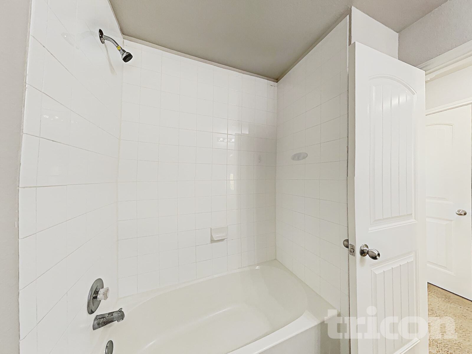 Building Photo - 15012 Custis Ln