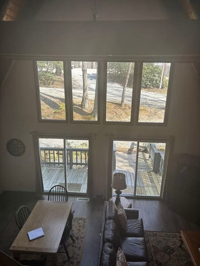 Building Photo - 680 Chalet Village Dr