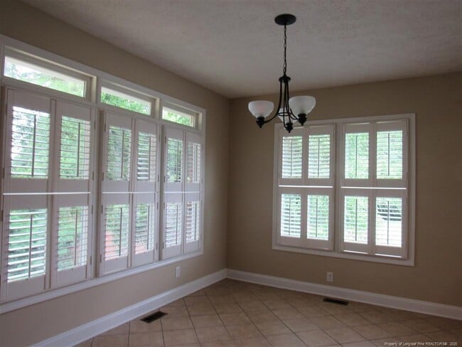 Building Photo - 3000 Metthame Dr