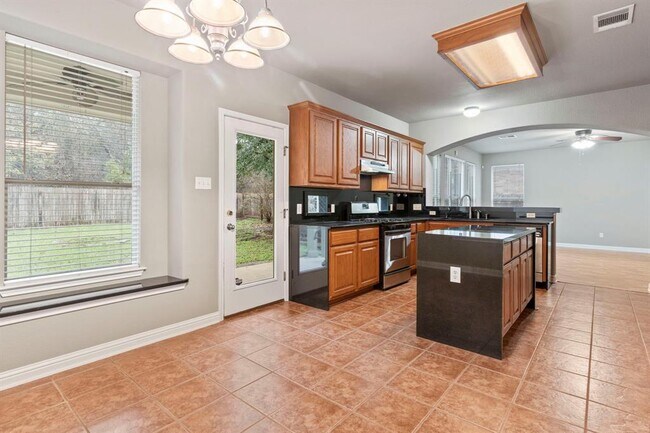 Building Photo - 2020 Petrified Forest Dr