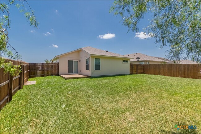 Building Photo - 132 Talon Dr