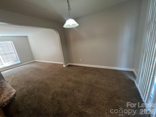 Building Photo - 909 Rucker Cliff Dr