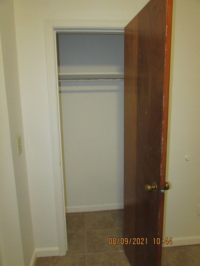 Building Photo - Newly remodeled 5 bedroom/2 bath home