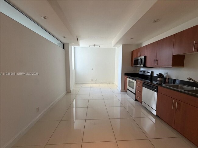 Building Photo - 111 E Flagler St