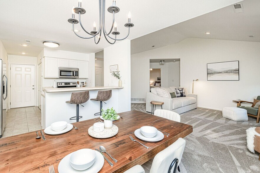 Building Photo - 3628 Lupine Dr