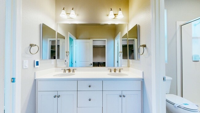 Building Photo - Rare Santa Rosa Four Bedroom house in Desi...
