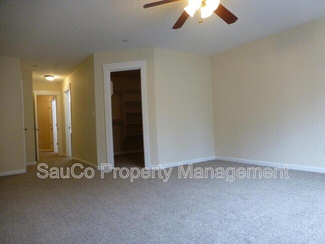 Building Photo - 1109 NE 106th Ave