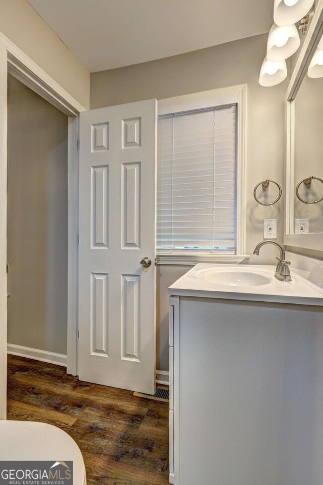 Building Photo - 641 Ragsdale Rd