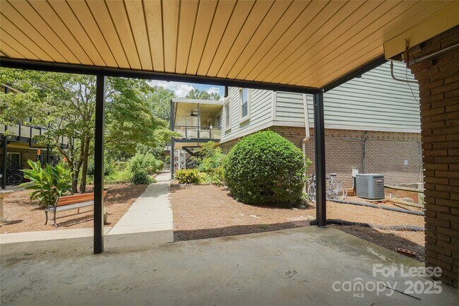 Building Photo - 2622 Park Rd