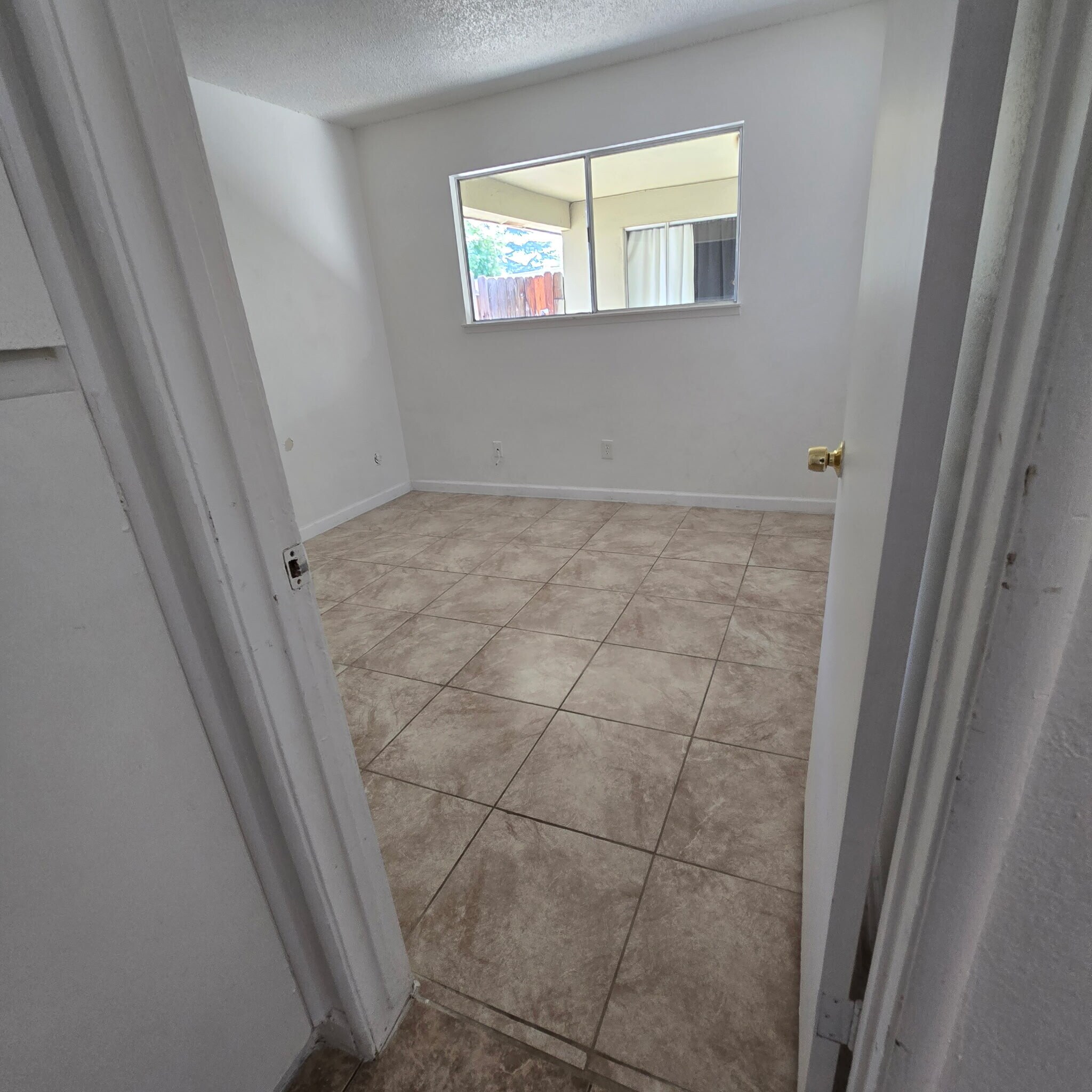 Building Photo - 3111 W Caldwell Ave