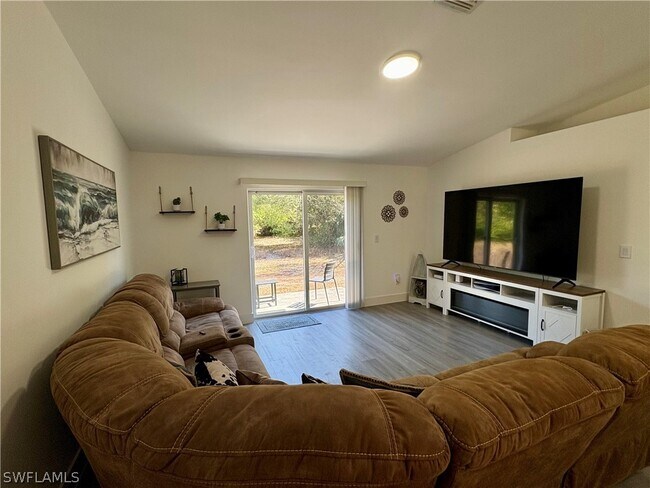 Building Photo - 6018 Lacota Ave