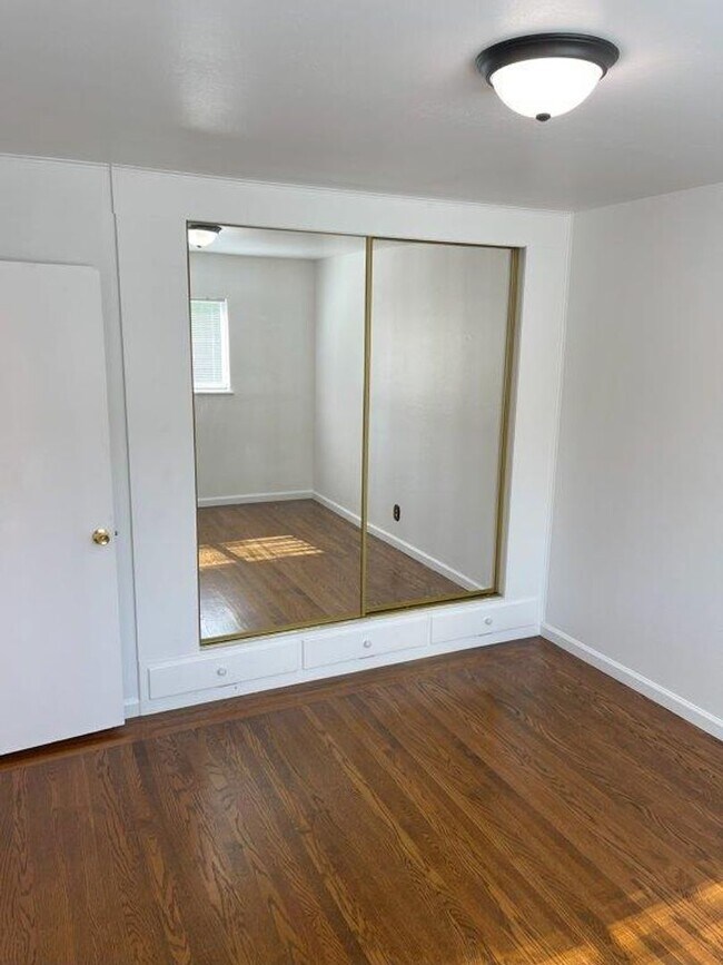 Building Photo - Nor Cal Realty, Inc - 3 bedroom 1 bath wit...