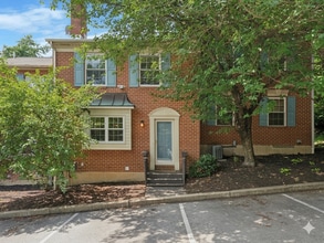 Building Photo - 606 Coates Ln