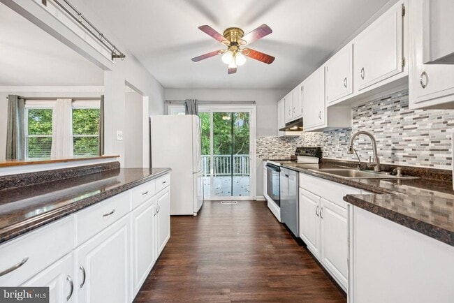 Building Photo - 1229 Ramblewood Dr