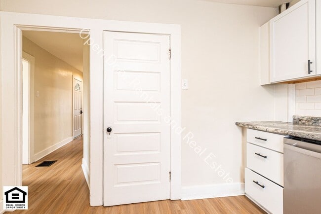 Building Photo - 2514 Lafayette St