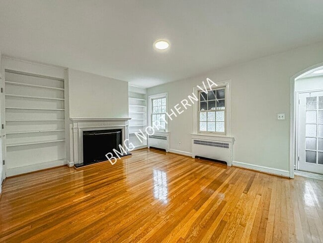 Building Photo - 4412 Volta Pl NW