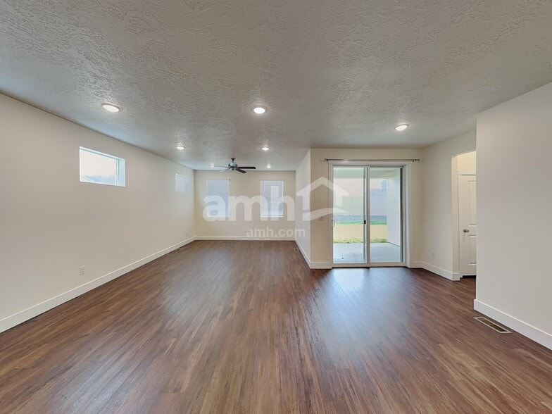 Building Photo - 3100 N Vigo Ave