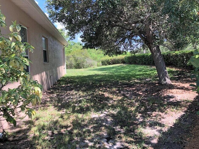 Building Photo - 4200 Tennyson Way