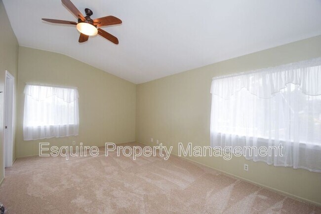 Building Photo - 887 Yearling Ct