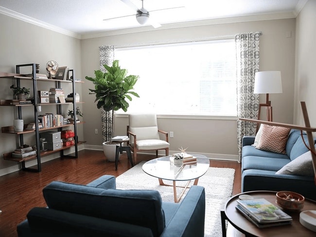 Primary Photo - 3869 S Thompson St