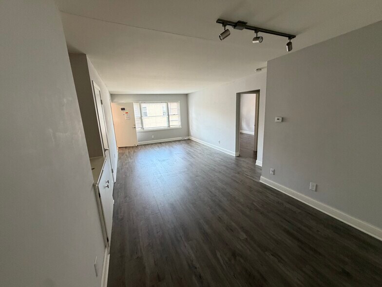 Building Photo - 3001 S 56th St