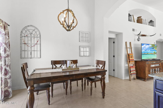 Building Photo - 14828 Tierra Escape Ave