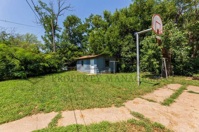 Building Photo - 6505 N Randall Dr