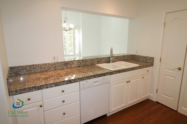 Building Photo - $5,295 - Elegant 3br / 2ba Condo in 55+ Lo...