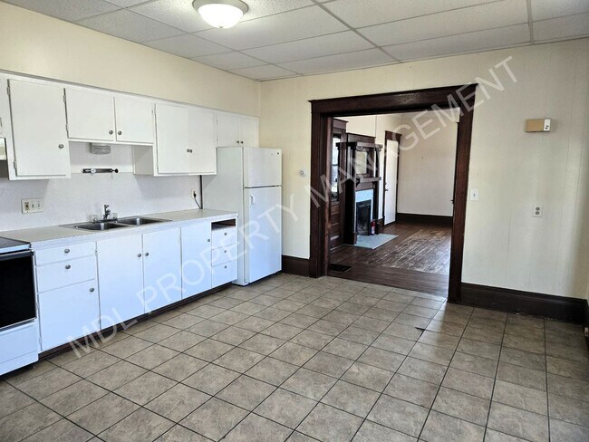 Building Photo - 121 N Granger St