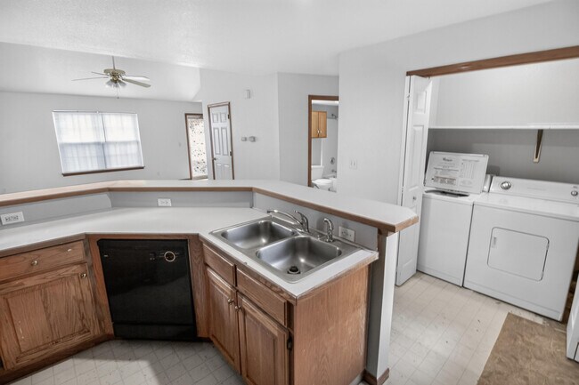 Building Photo - 5342 Godas Cir