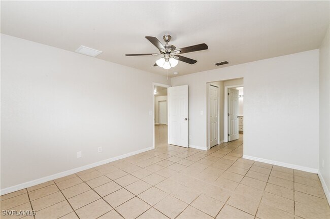 Building Photo - 1610 NE 43rd Terrace