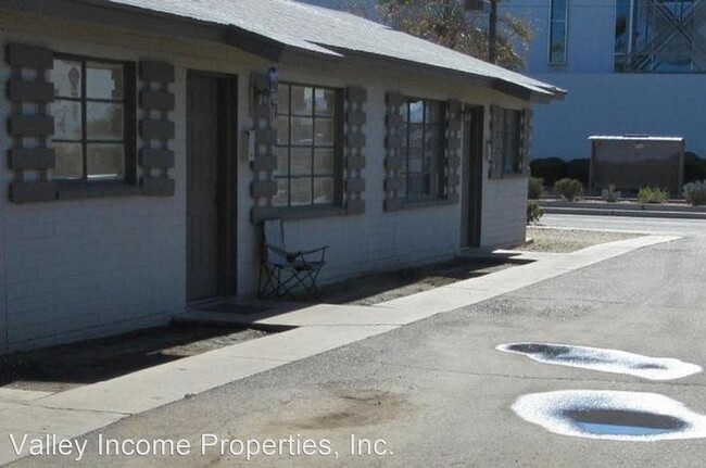Building Photo - 1402 E Jefferson St