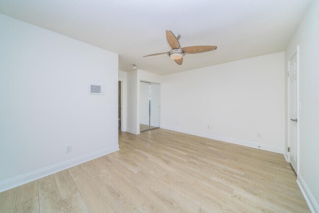 Building Photo - Bright 3BD/2BA Upper Condo in Oceanside with Balcony, Community Pool & Tennis Courts