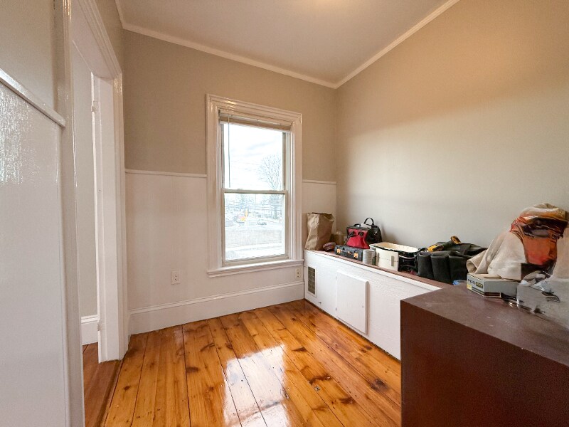 Building Photo - 173 Elm St