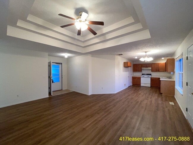 Building Photo - 1849 W Farm Rd 102