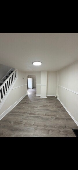 Building Photo - 191 Parkinson Ave