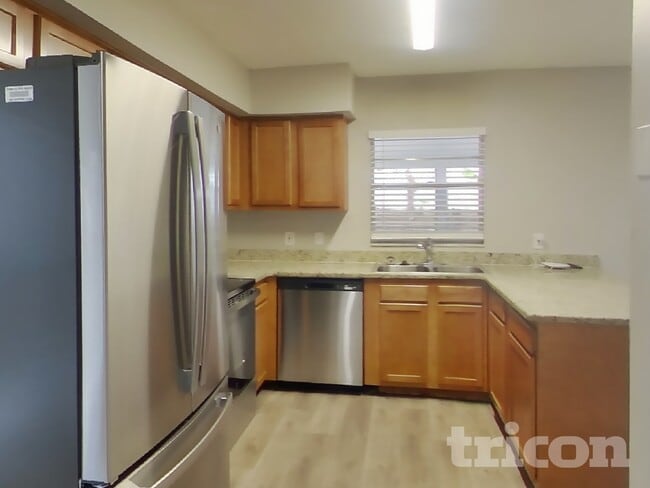 Building Photo - 320 Laxton Ln