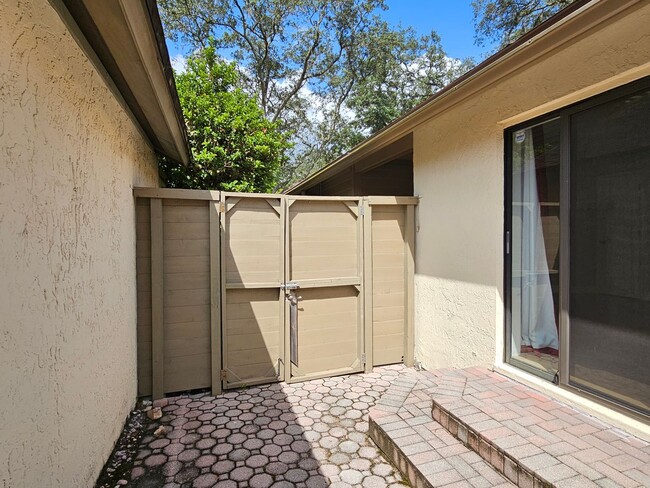 Building Photo - 3 bedroom 2 bath furnished & remodeled hom...